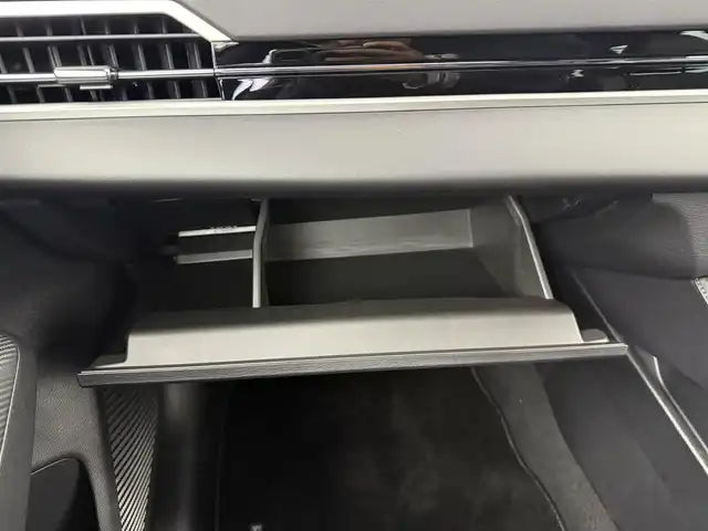 三菱 アウトランダー ＰＨＥＶ ブラックエディション 愛知県 2022(令4)年 0.4万km 赤 4WD/e-Assist/　オートマチックハイビーム/　・衝突被害軽減ブレーキ/　・車線逸脱警報機能/　・ふらつき警報/マイパイロット/　・レーダークルーズコントロール/　・車線維持支援機能/純正12.3インチHDDナビ/　・Bluetoot/　・フルセグTV/　・AppleCarplay/　・AndroidAuto/マルチアラウンドモニター/ビルトインETC2.0/革巻きステアリング/ステアリングヒーター/ステアリングリモコン/パドルシフト/ハーフレザーシート/シートヒーター/パワーシート/パワーバックドア/AC100V/置くだけ充電/純正LEDヘッドライト/フォグランプ/純正20インチAW