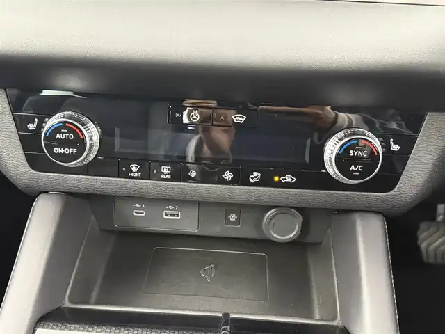 三菱 アウトランダー ＰＨＥＶ ブラックエディション 愛知県 2022(令4)年 0.4万km 赤 4WD/e-Assist/　オートマチックハイビーム/　・衝突被害軽減ブレーキ/　・車線逸脱警報機能/　・ふらつき警報/マイパイロット/　・レーダークルーズコントロール/　・車線維持支援機能/純正12.3インチHDDナビ/　・Bluetoot/　・フルセグTV/　・AppleCarplay/　・AndroidAuto/マルチアラウンドモニター/ビルトインETC2.0/革巻きステアリング/ステアリングヒーター/ステアリングリモコン/パドルシフト/ハーフレザーシート/シートヒーター/パワーシート/パワーバックドア/AC100V/置くだけ充電/純正LEDヘッドライト/フォグランプ/純正20インチAW