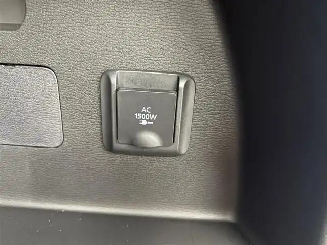 三菱 アウトランダー ＰＨＥＶ ブラックエディション 愛知県 2022(令4)年 0.4万km 赤 4WD/e-Assist/　オートマチックハイビーム/　・衝突被害軽減ブレーキ/　・車線逸脱警報機能/　・ふらつき警報/マイパイロット/　・レーダークルーズコントロール/　・車線維持支援機能/純正12.3インチHDDナビ/　・Bluetoot/　・フルセグTV/　・AppleCarplay/　・AndroidAuto/マルチアラウンドモニター/ビルトインETC2.0/革巻きステアリング/ステアリングヒーター/ステアリングリモコン/パドルシフト/ハーフレザーシート/シートヒーター/パワーシート/パワーバックドア/AC100V/置くだけ充電/純正LEDヘッドライト/フォグランプ/純正20インチAW