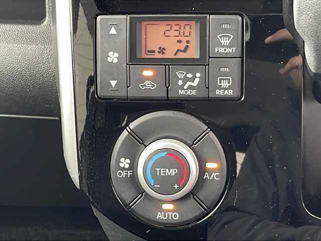 ダイハツ タント カスタム X 茨城県 2015(平27)年 8.5万km ブラックマイカメタリック (株)IDOMが運営する【じしゃロン水戸店】の自社ローン専用車両になりますこちらは現金またはオートローンご利用時の価格です。自社ローンご希望の方は別途その旨お申付け下さい/社外ディスプレイオーディオ/CD/DVD/Bluetooth/パワースライドドア/LEDヘッドライト/純正14インチAW/ETC/プッシュスタート/スマートキー