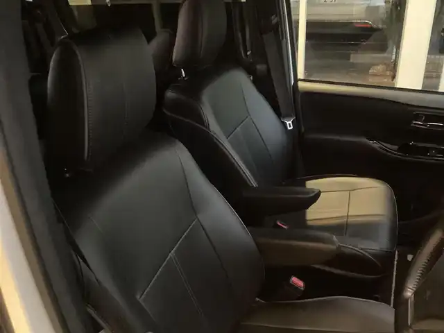 トヨタ ヴォクシー ZS 煌 愛知県 2019(平31)年 5万km ホワイトパールクリスタルシャイン ワンオーナー /純正SDナビ　/フルセグ　/後席モニター　/前後ドラレコ　/ビルトインETC /クルーズコントロール　/スマートキー　/AHB /LDA /PCS /両側パワースライドドア　/バックカメラ　/LEDヘッド　