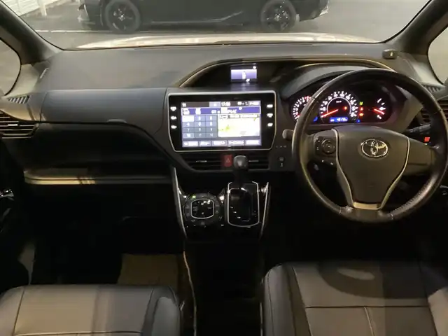 トヨタ ヴォクシー ZS 煌 愛知県 2019(平31)年 5万km ホワイトパールクリスタルシャイン ワンオーナー /純正SDナビ　/フルセグ　/後席モニター　/前後ドラレコ　/ビルトインETC /クルーズコントロール　/スマートキー　/AHB /LDA /PCS /両側パワースライドドア　/バックカメラ　/LEDヘッド　