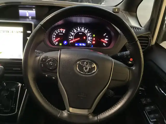 トヨタ ヴォクシー ZS 煌 愛知県 2019(平31)年 5万km ホワイトパールクリスタルシャイン ワンオーナー /純正SDナビ　/フルセグ　/後席モニター　/前後ドラレコ　/ビルトインETC /クルーズコントロール　/スマートキー　/AHB /LDA /PCS /両側パワースライドドア　/バックカメラ　/LEDヘッド　