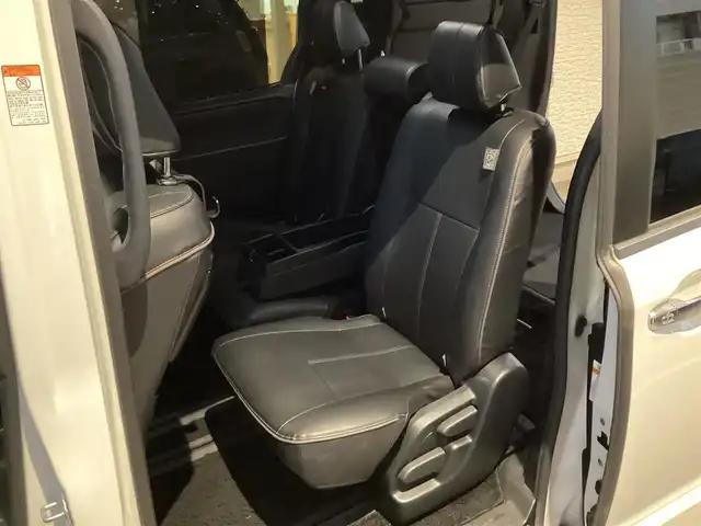 トヨタ ヴォクシー ZS 煌 愛知県 2019(平31)年 5万km ホワイトパールクリスタルシャイン ワンオーナー /純正SDナビ　/フルセグ　/後席モニター　/前後ドラレコ　/ビルトインETC /クルーズコントロール　/スマートキー　/AHB /LDA /PCS /両側パワースライドドア　/バックカメラ　/LEDヘッド　