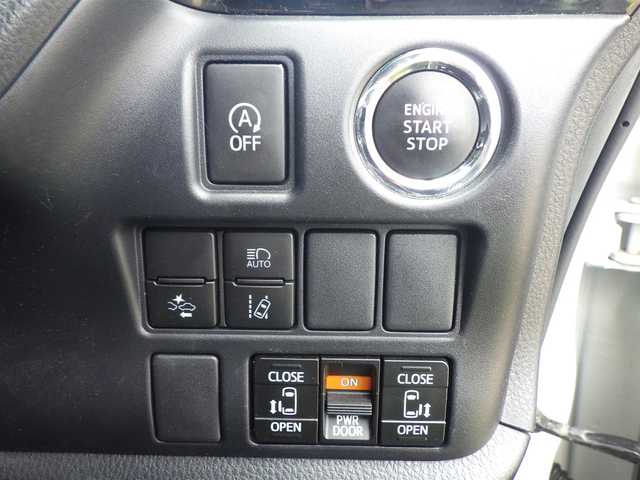 トヨタ ヴォクシー ZS 煌 千葉県 2018(平30)年 5.6万km ホワイトパールクリスタルシャイン ワンオーナー/Toyota Safety Sense/・プリクラッシュセーフティ/・レーンディパーチャーアラート/・オートハイビーム/クルーズコントロール/アイドリングストップ/両側パワースライドドア/純正SDナビ/地デジTV/【DVD/CD再生機能　Bluetooth接続】/バックカメラ/フリップダウンモニター/革巻きステアリング/ステアリングスイッチ/ETC/LEDヘッドライト/ウインカーミラー/純正16インチアルミホイル/スマートキー