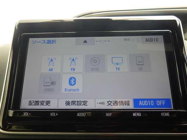 トヨタ ヴォクシー ZS 煌 千葉県 2018(平30)年 5.6万km ホワイトパールクリスタルシャイン ワンオーナー/Toyota Safety Sense/・プリクラッシュセーフティ/・レーンディパーチャーアラート/・オートハイビーム/クルーズコントロール/アイドリングストップ/両側パワースライドドア/純正SDナビ/地デジTV/【DVD/CD再生機能　Bluetooth接続】/バックカメラ/フリップダウンモニター/革巻きステアリング/ステアリングスイッチ/ETC/LEDヘッドライト/ウインカーミラー/純正16インチアルミホイル/スマートキー