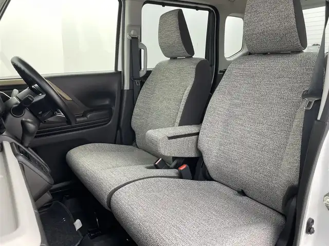 スズキ スペーシア HYBRID X 富山県 2024(令6)年 0.4万km ピュアホワイトP 社外ナビ（AM/FM/CD/BT/フルセグ）/両側パワースライドドア/シートヒーター/衝突被害軽減システム/レーンキープアシスト/コーナーセンサー/横滑り防止装置/アイドリングストップ/社外フロアマット/オートLEDライト/リアサーキュレーター/スマートキー/スペアキー