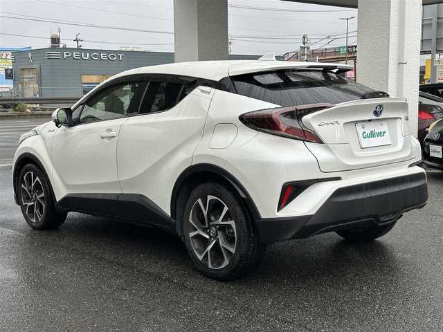 トヨタ Ｃ－ＨＲ G 愛知県 2017(平29)年 7.3万km ホワイトパールクリスタルシャイン SDナビフルセグテレビ/バックカメラ/アイドリングストップ/ウィンカーミラー/レーダークルーズコントロール/ドアバイザー/プッシュスタート/ビルトインETC/RCTA/BSM/ステアリングスイッチ/車両接近警報オフ切り替えスイッチ/ドアロック電動格納ミラー/シートヒーター/オートマチックハイビーム/スマートキー2本/保証書/取扱説明書