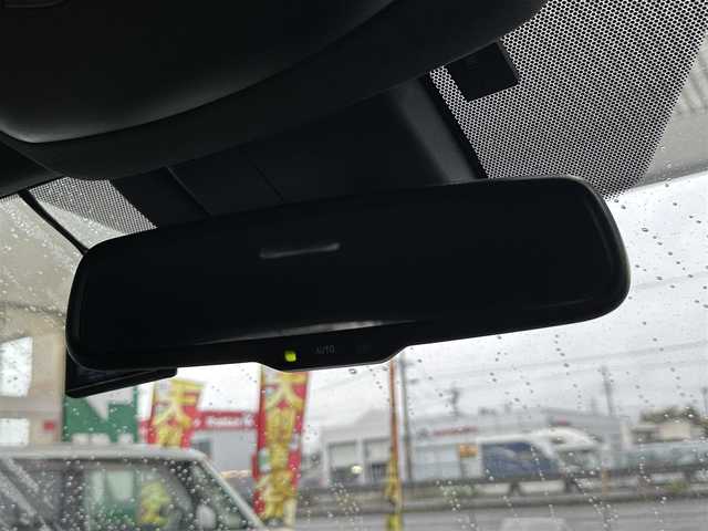 トヨタ Ｃ－ＨＲ G 愛知県 2017(平29)年 7.3万km ホワイトパールクリスタルシャイン SDナビフルセグテレビ/バックカメラ/アイドリングストップ/ウィンカーミラー/レーダークルーズコントロール/ドアバイザー/プッシュスタート/ビルトインETC/RCTA/BSM/ステアリングスイッチ/車両接近警報オフ切り替えスイッチ/ドアロック電動格納ミラー/シートヒーター/オートマチックハイビーム/スマートキー2本/保証書/取扱説明書