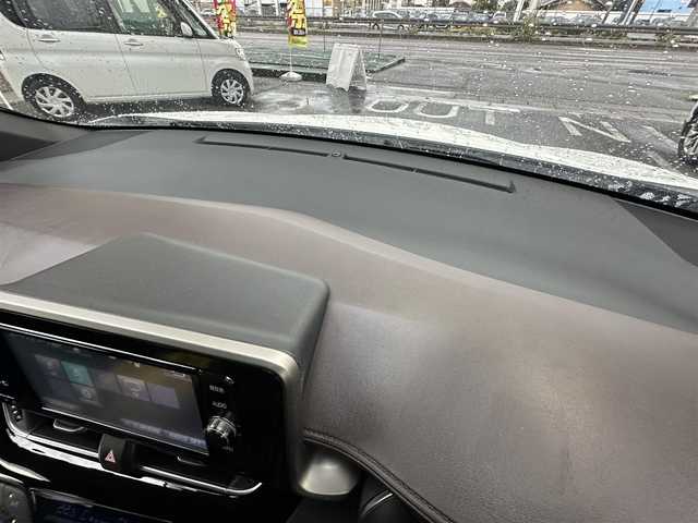 トヨタ Ｃ－ＨＲ G 愛知県 2017(平29)年 7.3万km ホワイトパールクリスタルシャイン SDナビフルセグテレビ/バックカメラ/アイドリングストップ/ウィンカーミラー/レーダークルーズコントロール/ドアバイザー/プッシュスタート/ビルトインETC/RCTA/BSM/ステアリングスイッチ/車両接近警報オフ切り替えスイッチ/ドアロック電動格納ミラー/シートヒーター/オートマチックハイビーム/スマートキー2本/保証書/取扱説明書