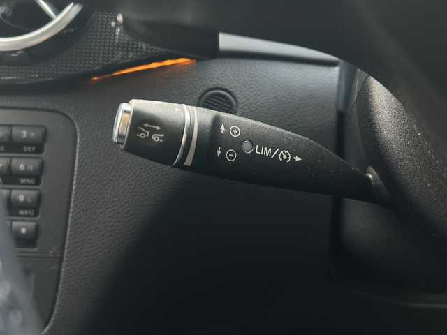 メルセデス・ベンツ Ｂ１８０ ブルーエフィシェンシー 岐阜県 2012(平24)年 11.2万km ジュピターレッド 登録時走行距離：111/125km/純正ナビ/バックカメラ/前方ドライブレコーダー/ETC/Bluetooth接続/純正フロアマット/純正アルミホイール/ワンセグTV/DVD再生機能/プッシュスタート/スマートキー/オートライト/フルフラットシート/サマータイヤ積み込み