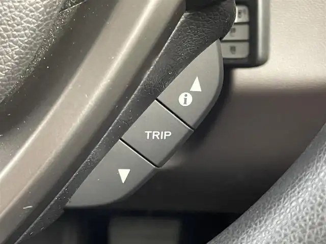 ホンダ フリード ハイブリット G ホンダセンシング 埼玉県 2020(令2)年 2.7万km プレミアムクリスタルオレンジM センシング/・衝突軽減ブレーキ（CMBS）/・誤発進抑制機能/・後方誤発進抑制機能/・歩行者事故提言ステアリング/・路外逸脱抑制機能/・先行車発進お知らせ機能/・標識認識機能/・アクティブクルーズコントロール/・車線維持支援システム/純正ナビ（VXM-204VFI)/バックカメラ/プッシュスタート/純正フロアマット/両側パワースライドドア/純正ETC2.0/シートヒーター（運転席＆助手席）/フロントデアイサー/LEDヘッドライト