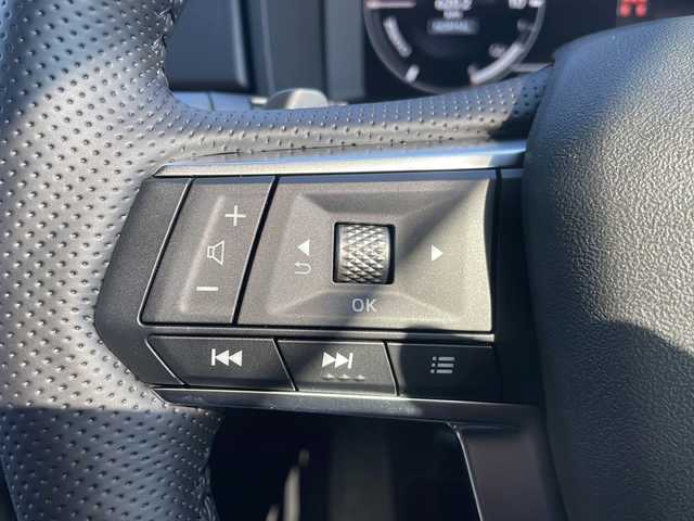 三菱 アウトランダー ＰＨＥＶ P 三重県 2022(令4)年 0.9万km ブラックダイヤモンド 純正ナビ　/ステアリングヒーター　/ＥＴＣ　/前後ドラレコ　/禁煙車　/ブラインドスポットモニター　/レザーシート/電動リアゲート　/全方位カメラ　/パワーシート　/衝突軽減ブレーキ　/ＬＥＤヘッドライト　/レーダークルーズコントロール/ワンオーナー/リアサンシェード/全席シートヒーター
