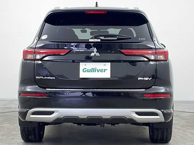 三菱 アウトランダー ＰＨＥＶ P 道央・札幌 2022(令4)年 0.9万km ブラックダイヤモンド 純正ナビ　/ステアリングヒーター　/ＥＴＣ　/前後ドラレコ　/禁煙車　/ブラインドスポットモニター　/レザーシート/電動リアゲート　/全方位カメラ　/パワーシート　/衝突軽減ブレーキ　/ＬＥＤヘッドライト　/レーダークルーズコントロール/ワンオーナー/リアサンシェード/全席シートヒーター