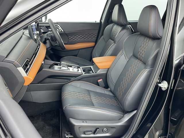 三菱 アウトランダー ＰＨＥＶ P 道央・札幌 2022(令4)年 0.9万km ブラックダイヤモンド 純正ナビ　/ステアリングヒーター　/ＥＴＣ　/前後ドラレコ　/禁煙車　/ブラインドスポットモニター　/レザーシート/電動リアゲート　/全方位カメラ　/パワーシート　/衝突軽減ブレーキ　/ＬＥＤヘッドライト　/レーダークルーズコントロール/ワンオーナー/リアサンシェード/全席シートヒーター