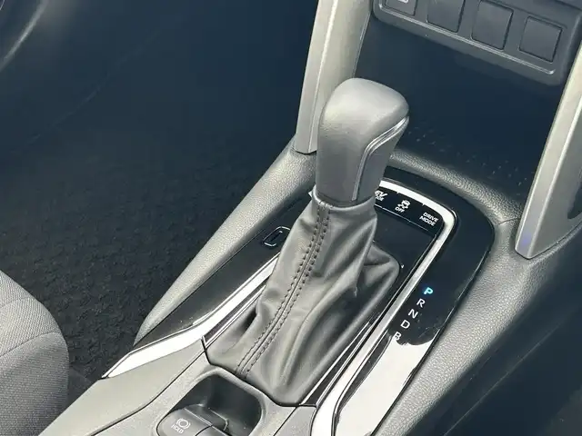 トヨタ カローラ クロス ハイブリッド G 愛知県 2025(令7)年 0.3万km アティチュードブラックマイカ ワンオーナー/純正メモリナビ/フルセグテレビ/バックカメラ/Bluetooth/ウィンカーミラー/クルーズコントロール/ドアバイザー/プッシュスタート/レザーステアリング/ビルトインETC/衝突軽減ブレーキ/コーナーセンサー