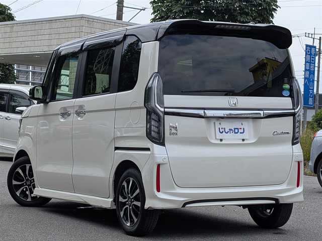 ホンダ Ｎ ＢＯＸ カスタム G L ホンダセンシング 栃木県 2018(平30)年 7.2万km プレミアムホワイトパールⅡ (株)IDOMが運営する【じしゃロン宇都宮店】の自社ローン対象車両になります。こちらは現金またはオートローンご利用時の価格です。自社ローンご希望の方は別途その旨お申付け下さい/社外ナビ/衝突軽減システム/クルーズコントロール/レーンキープアシスト/パワースライドドア/バックカメラ/ETC/スマートキー/プッシュスタート/純正14インチAW
