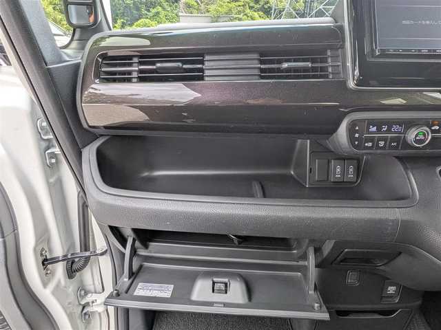 ホンダ Ｎ ＢＯＸ カスタム G L ホンダセンシング 栃木県 2018(平30)年 7.2万km プレミアムホワイトパールⅡ (株)IDOMが運営する【じしゃロン宇都宮店】の自社ローン対象車両になります。こちらは現金またはオートローンご利用時の価格です。自社ローンご希望の方は別途その旨お申付け下さい/社外ナビ/衝突軽減システム/クルーズコントロール/レーンキープアシスト/パワースライドドア/バックカメラ/ETC/スマートキー/プッシュスタート/純正14インチAW