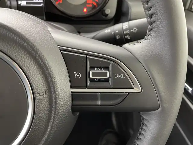 スズキ ジムニー XC 群馬県 2024(令6)年 0.1万km ピュアホワイトP ５速ＭＴ　パートタイム４ＷＤ　デュアルカメラブレーキサポート　前席シートヒーター　横滑り防止　ＬＥＤヘッドランプ　オートライト　フォグランプ　Ｒソナー　スマートキー　プッシュスタート　ターボ　禁煙車