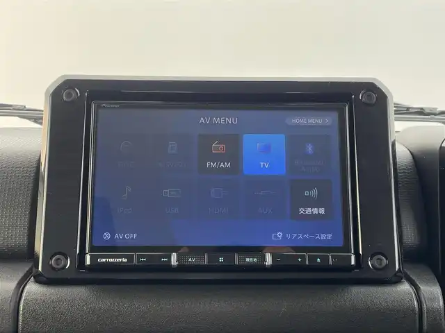 スズキ ジムニー XC 群馬県 2024(令6)年 0.1万km ピュアホワイトP ５速ＭＴ　パートタイム４ＷＤ　デュアルカメラブレーキサポート　前席シートヒーター　横滑り防止　ＬＥＤヘッドランプ　オートライト　フォグランプ　Ｒソナー　スマートキー　プッシュスタート　ターボ　禁煙車