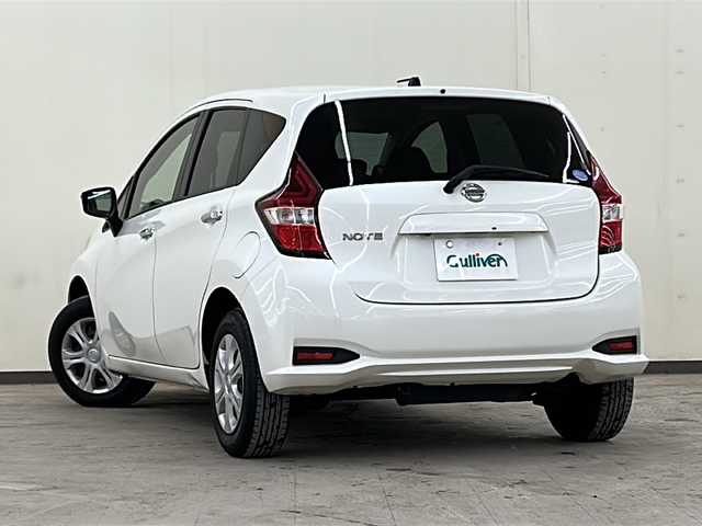 日産 ノート X FOUR 道央・札幌 2018(平30)年 11.7万km ブリリアントホワイトパール 4WD//社外ナビ/DVD/CD/SD/BT//バックカメラ//ドライブレコーダー//エマージェンシーブレーキ//車線逸脱警報//横滑り防止//ETC//プッシュスタート//インテリジェントキー//電格ミラー//冬タイヤ14インチホイル積込