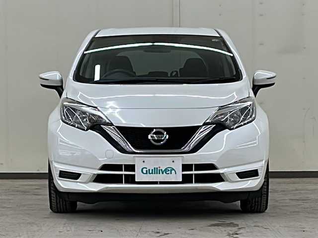 日産 ノート X FOUR 道央・札幌 2018(平30)年 11.7万km ブリリアントホワイトパール 4WD//社外ナビ/DVD/CD/SD/BT//バックカメラ//ドライブレコーダー//エマージェンシーブレーキ//車線逸脱警報//横滑り防止//ETC//プッシュスタート//インテリジェントキー//電格ミラー//冬タイヤ14インチホイル積込