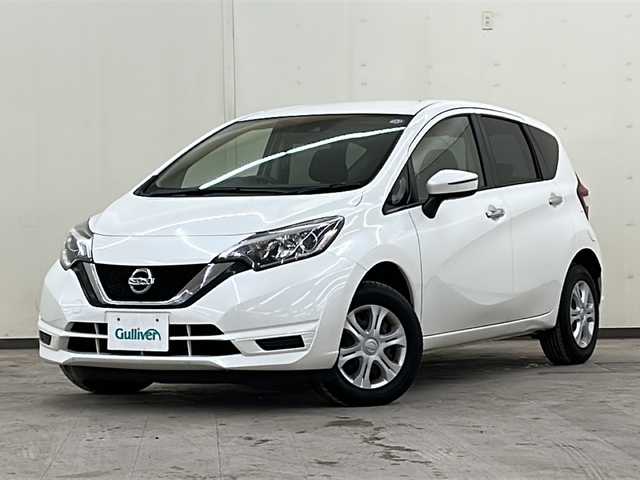 日産 ノート X FOUR 道央・札幌 2018(平30)年 11.7万km ブリリアントホワイトパール 4WD//社外ナビ/DVD/CD/SD/BT//バックカメラ//ドライブレコーダー//エマージェンシーブレーキ//車線逸脱警報//横滑り防止//ETC//プッシュスタート//インテリジェントキー//電格ミラー//冬タイヤ14インチホイル積込