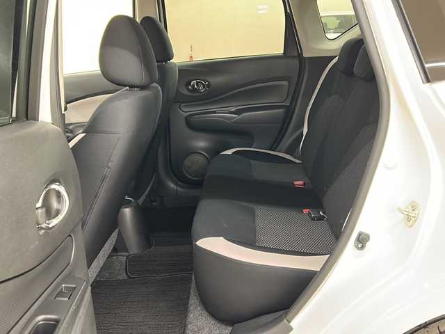 日産 ノート X FOUR 道央・札幌 2018(平30)年 11.7万km ブリリアントホワイトパール 4WD//社外ナビ/DVD/CD/SD/BT//バックカメラ//ドライブレコーダー//エマージェンシーブレーキ//車線逸脱警報//横滑り防止//ETC//プッシュスタート//インテリジェントキー//電格ミラー//冬タイヤ14インチホイル積込