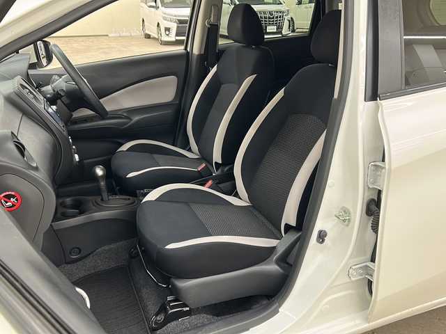 日産 ノート X FOUR 道央・札幌 2018(平30)年 11.7万km ブリリアントホワイトパール 4WD//社外ナビ/DVD/CD/SD/BT//バックカメラ//ドライブレコーダー//エマージェンシーブレーキ//車線逸脱警報//横滑り防止//ETC//プッシュスタート//インテリジェントキー//電格ミラー//冬タイヤ14インチホイル積込