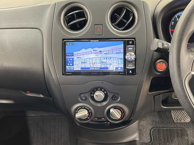 日産 ノート X FOUR 道央・札幌 2018(平30)年 11.7万km ブリリアントホワイトパール 4WD//社外ナビ/DVD/CD/SD/BT//バックカメラ//ドライブレコーダー//エマージェンシーブレーキ//車線逸脱警報//横滑り防止//ETC//プッシュスタート//インテリジェントキー//電格ミラー//冬タイヤ14インチホイル積込