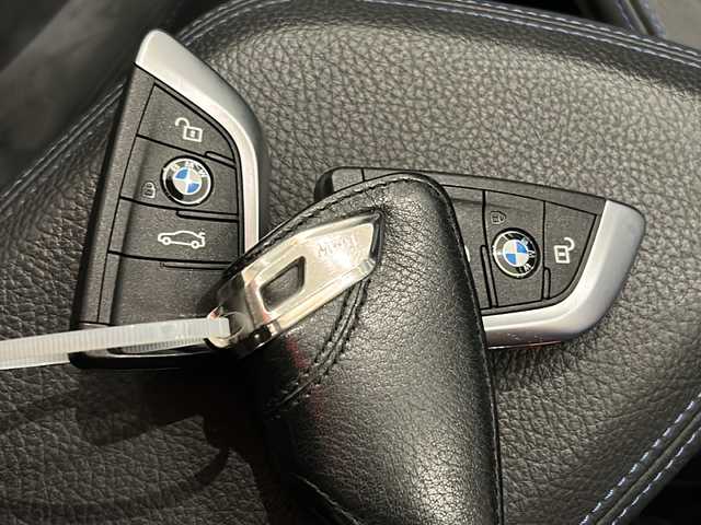 ＢＭＷ Ｘ１ xDrive 18d Mスポーツ 新潟県 2018(平30)年 4.4万km サファイアブラックP ドライビングアシスト/レーンディパーチャーウォーニング/前後接近警告機能/衝突回避被害軽減ブレーキ/ドライブレコーダー前後/シートヒーター/10.25インチ・フイドコントロールディスプレイ/HDDナビ/Bluetooth/CD/DVD/ラジオ/リヤビューカメラ/オートマチックテールゲート/スライディング・リアシート/ルーフレール/スペアキー