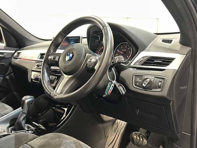 ＢＭＷ Ｘ１ xDrive 18d Mスポーツ 新潟県 2018(平30)年 4.4万km サファイアブラックP ドライビングアシスト/レーンディパーチャーウォーニング/前後接近警告機能/衝突回避被害軽減ブレーキ/ドライブレコーダー前後/シートヒーター/10.25インチ・フイドコントロールディスプレイ/HDDナビ/Bluetooth/CD/DVD/ラジオ/リヤビューカメラ/オートマチックテールゲート/スライディング・リアシート/ルーフレール/スペアキー