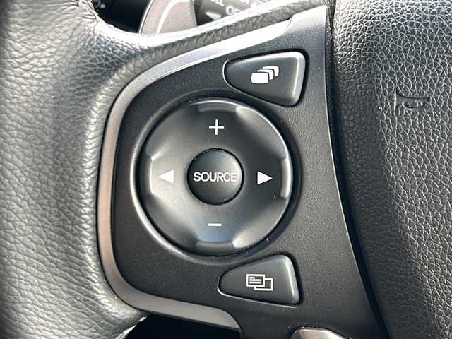 ホンダ ステップワゴン スパーダ クルスピセンシング 愛知県 2020(令2)年 6.5万km プレミアムスパークルブラックパール 登録時64281km/ＬＥＤヘッドライト/純正１７インチアルミ/両側パワースライドドア/バックカメラ/純正ナビＴＶ/ＣＤ／ＤＶＤ／ＢＴ／フルセグ/前席シートヒーター/ハーフレザー/純正フロアマット/クルーズコントロール/衝突軽減ブレーキ/レーンキープアシスト/ETC/保証書/取扱説明書/スマートキー×2