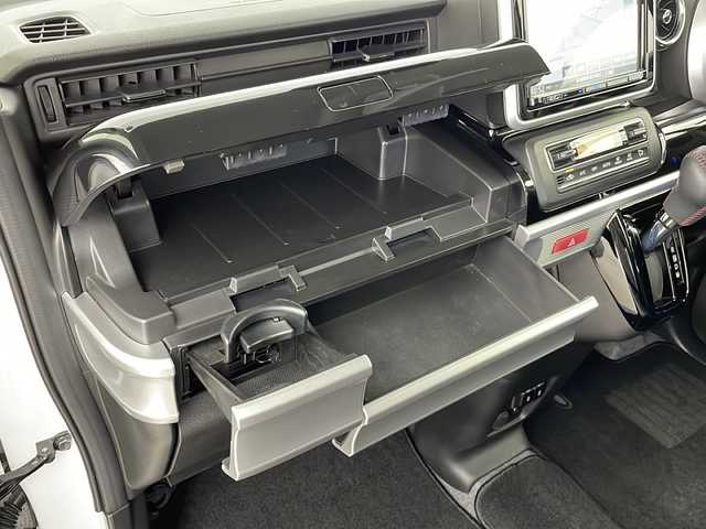 スズキ スペーシア カスタム HYBRID XS ターボ 新潟県 2021(令3)年 5.8万km ピュアホワイトP 社外メモリナビ(MDV-S708L)/フルセグTV/LEDヘッドライト/両側パワースライドドア/パドルシフト/ビルトインETC/ヘッドアップディスプレイ/リアコーナーセンサー/社外シートカバー(Bros clazzio)/レーダークルーズコントロール/スマートキー/レーンキープアシスト/ターボ/シートヒーター/社外フロアマット/LEDヘッドライト