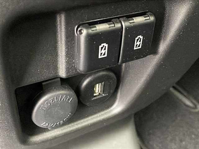 スズキ スペーシア カスタム HYBRID XS ターボ 新潟県 2021(令3)年 5.8万km ピュアホワイトP 社外メモリナビ(MDV-S708L)/フルセグTV/LEDヘッドライト/両側パワースライドドア/パドルシフト/ビルトインETC/ヘッドアップディスプレイ/リアコーナーセンサー/社外シートカバー(Bros clazzio)/レーダークルーズコントロール/スマートキー/レーンキープアシスト/ターボ/シートヒーター/社外フロアマット/LEDヘッドライト