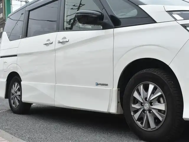 日産 セレナ e－パワー ハイウェイスター V 神奈川県 2018(平30)年 8.2万km ブリリアントホワイトパール 2トーン ワンオーナー/プロパイロット/純正メモリナビ/フルセグテレビ/アラウンドビューモニター/フリップダウンモニター/両側パワースライドドア/ETC/LEDヘッドライト/スマートルームミラー/ドライブレコーダー/エンジンプッシュスタート/保証書/取説/ナビ説/記録(R.1.2.3.4.5.6)