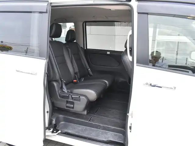 日産 セレナ e－パワー ハイウェイスター V 神奈川県 2018(平30)年 8.2万km ブリリアントホワイトパール 2トーン ワンオーナー/プロパイロット/純正メモリナビ/フルセグテレビ/アラウンドビューモニター/フリップダウンモニター/両側パワースライドドア/ETC/LEDヘッドライト/スマートルームミラー/ドライブレコーダー/エンジンプッシュスタート/保証書/取説/ナビ説/記録(R.1.2.3.4.5.6)