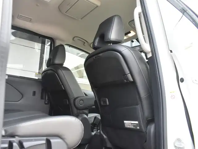 日産 セレナ e－パワー ハイウェイスター V 神奈川県 2018(平30)年 8.2万km ブリリアントホワイトパール 2トーン ワンオーナー/プロパイロット/純正メモリナビ/フルセグテレビ/アラウンドビューモニター/フリップダウンモニター/両側パワースライドドア/ETC/LEDヘッドライト/スマートルームミラー/ドライブレコーダー/エンジンプッシュスタート/保証書/取説/ナビ説/記録(R.1.2.3.4.5.6)
