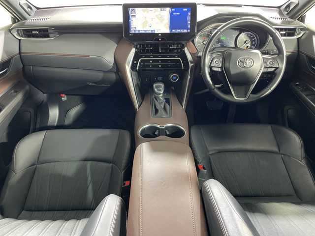 トヨタ ハリアー Z 神奈川県 2020(令2)年 2.9万km ホワイトパールクリスタルシャイン 純正12.3型ディスプレイオーディオ/AM FM フルセグ Bluetooth Miracast USB AUX/パノラマミックビューモニター/JBLプレミアムサウンド/レーントレーシングアラート/プリクラッシュセーフティ/ブラインドスポットモニター/クリアランスソナー/リヤクロストラフィックアラート/ヘッドアップディスプレイ/ロードサインアシスト/デジタルインナーミラー/ハーフレザーシート/運転席パワーシート/パワーバックドア/ステアリングリモコン/ビルトインETC2.0/前後ドライブレコーダー/純正フロアマット/純正19インチアルミホイル/LEDヘッドライト/オートライト/オートマチックハイビーム/スマートキー/スペアキー