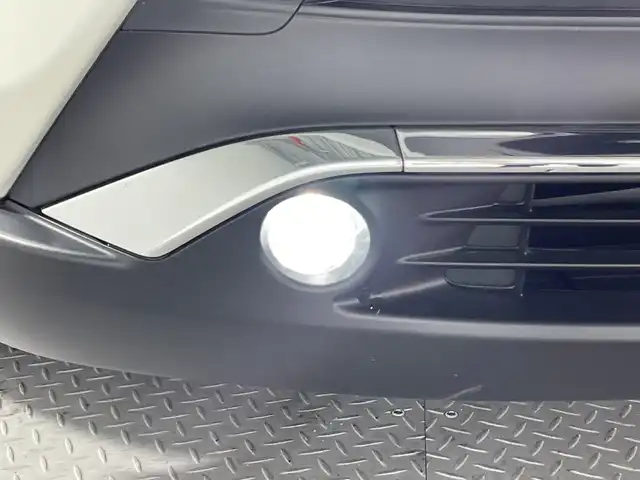 トヨタ ハリアー Z 神奈川県 2020(令2)年 2.9万km ホワイトパールクリスタルシャイン 純正12.3型ディスプレイオーディオ/AM FM フルセグ Bluetooth Miracast USB AUX/パノラマミックビューモニター/JBLプレミアムサウンド/レーントレーシングアラート/プリクラッシュセーフティ/ブラインドスポットモニター/クリアランスソナー/リヤクロストラフィックアラート/ヘッドアップディスプレイ/ロードサインアシスト/デジタルインナーミラー/ハーフレザーシート/運転席パワーシート/パワーバックドア/ステアリングリモコン/ビルトインETC2.0/前後ドライブレコーダー/純正フロアマット/純正19インチアルミホイル/LEDヘッドライト/オートライト/オートマチックハイビーム/スマートキー/スペアキー