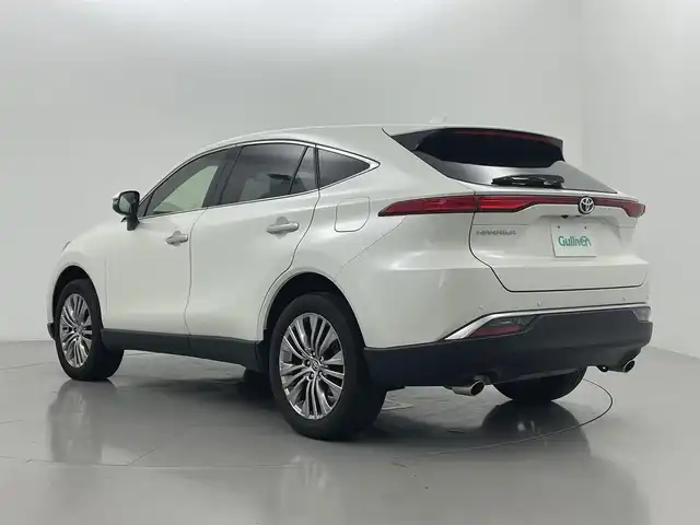 トヨタ ハリアー Z 熊本県 2020(令2)年 2.9万km ホワイトパールクリスタルシャイン 純正12.3型ナビ（ フルセグ・ Bluetooth・ApplCarPlay・AndroidAuto・ USB・ AUX）/パノラマミックビューモニター/JBLプレミアムサウンド/レーントレーシングアラート/プリクラッシュセーフティ/ブラインドスポットモニター/前後クリアランスソナー/リヤクロストラフィックアラート/ヘッドアップディスプレイ/ロードサインアシスト/デジタルインナーミラー/ハーフレザーシート/運転席パワーシート/パワーバックドア/ステアリングリモコン/ビルトインETC2.0/前後ドライブレコーダー/純正フロアマット/純正19インチアルミホイル/LEDヘッドライト/オートライト/オートマチックハイビーム/スマートキー/プッシュスタート/スペアキー1本/保証書/取扱説明書
