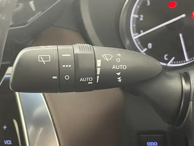 トヨタ ハリアー Z 熊本県 2020(令2)年 2.9万km ホワイトパールクリスタルシャイン 純正12.3型ナビ（ フルセグ・ Bluetooth・ApplCarPlay・AndroidAuto・ USB・ AUX）/パノラマミックビューモニター/JBLプレミアムサウンド/レーントレーシングアラート/プリクラッシュセーフティ/ブラインドスポットモニター/前後クリアランスソナー/リヤクロストラフィックアラート/ヘッドアップディスプレイ/ロードサインアシスト/デジタルインナーミラー/ハーフレザーシート/運転席パワーシート/パワーバックドア/ステアリングリモコン/ビルトインETC2.0/前後ドライブレコーダー/純正フロアマット/純正19インチアルミホイル/LEDヘッドライト/オートライト/オートマチックハイビーム/スマートキー/プッシュスタート/スペアキー1本/保証書/取扱説明書