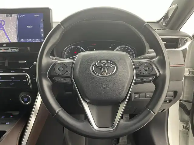 トヨタ ハリアー Z 熊本県 2020(令2)年 2.9万km ホワイトパールクリスタルシャイン 純正12.3型ナビ（ フルセグ・ Bluetooth・ApplCarPlay・AndroidAuto・ USB・ AUX）/パノラマミックビューモニター/JBLプレミアムサウンド/レーントレーシングアラート/プリクラッシュセーフティ/ブラインドスポットモニター/前後クリアランスソナー/リヤクロストラフィックアラート/ヘッドアップディスプレイ/ロードサインアシスト/デジタルインナーミラー/ハーフレザーシート/運転席パワーシート/パワーバックドア/ステアリングリモコン/ビルトインETC2.0/前後ドライブレコーダー/純正フロアマット/純正19インチアルミホイル/LEDヘッドライト/オートライト/オートマチックハイビーム/スマートキー/プッシュスタート/スペアキー1本/保証書/取扱説明書
