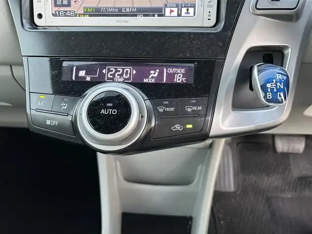 トヨタ プリウス α S 広島県 2012(平24)年 8.2万km ホワイトパールクリスタルシャイン 車検満了 令和9年10月/純正ナビ/（CD/TV/Bluetooth）/クリアランスソナー/ＥＴＣ/バックカメラ/HIDヘッドライト/フォグランプ/純正16インチAW/プッシュスタート/スペアキー/純正フロアマット/電格ミラー/ウインカーミラー