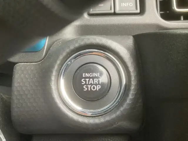 スズキ ハスラー HYBRID X ターボ 埼玉県 2020(令2)年 11.5万km デニムブルー ガンメタリック 2トーン (株)IDOMが運営する【じしゃロン鳩ヶ谷店】の自社ローン対象車両になります。こちらは現金ご利用時の価格です。自社ローンご希望の方は別途その旨お申付け下さい。/登録時114830km/ターボ車/純正ナビ/フルセグテレビ/全方位モニター/アイドリングストップ/デュアルカメラブレーキサポート/アダプティブクルーズコントロール/車線逸脱警告機能/車線逸脱抑制機能/プッシュスタート/ETC/ドライブレコーダー/純正15インチAW/前席シートヒーター/スマートキー/オートライト/ダブル/サイド/カーテンエアバッグ/パドルシフト/革巻きステアリング/前席背面ドリンクホルダー/助手席シートアンダーボックス