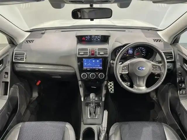 スバル フォレスター 2．0XT アイサイト 愛知県 2015(平27)年 8万km クリスタルホワイトP カロッツェリアナビ/衝突軽減ブレーキ/レーダークルーズコントロール/車線逸脱警報/シートヒーター/パドルシフト/バックカメラ/アクセサリーソケット/ハーフレザー　/パワーシート/ビルトインＥＴＣ/ISOFIX/純正フロアマット/純正18インチアルミホイール