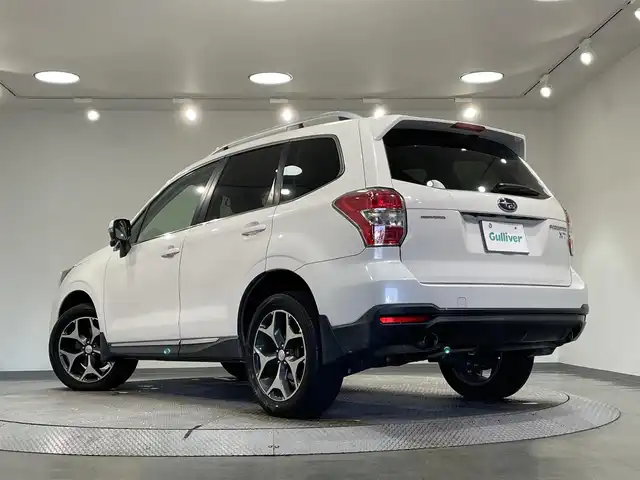 スバル フォレスター 2．0XT アイサイト 愛知県 2015(平27)年 8万km クリスタルホワイトP カロッツェリアナビ/衝突軽減ブレーキ/レーダークルーズコントロール/車線逸脱警報/シートヒーター/パドルシフト/バックカメラ/アクセサリーソケット/ハーフレザー　/パワーシート/ビルトインＥＴＣ/ISOFIX/純正フロアマット/純正18インチアルミホイール