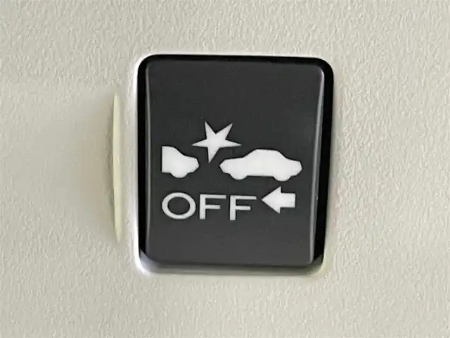 スバル フォレスター 2．0XT アイサイト 愛知県 2015(平27)年 8万km クリスタルホワイトP カロッツェリアナビ/衝突軽減ブレーキ/レーダークルーズコントロール/車線逸脱警報/シートヒーター/パドルシフト/バックカメラ/アクセサリーソケット/ハーフレザー　/パワーシート/ビルトインＥＴＣ/ISOFIX/純正フロアマット/純正18インチアルミホイール