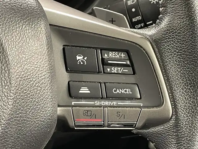 スバル フォレスター 2．0XT アイサイト 愛知県 2015(平27)年 8万km クリスタルホワイトP カロッツェリアナビ/衝突軽減ブレーキ/レーダークルーズコントロール/車線逸脱警報/シートヒーター/パドルシフト/バックカメラ/アクセサリーソケット/ハーフレザー　/パワーシート/ビルトインＥＴＣ/ISOFIX/純正フロアマット/純正18インチアルミホイール