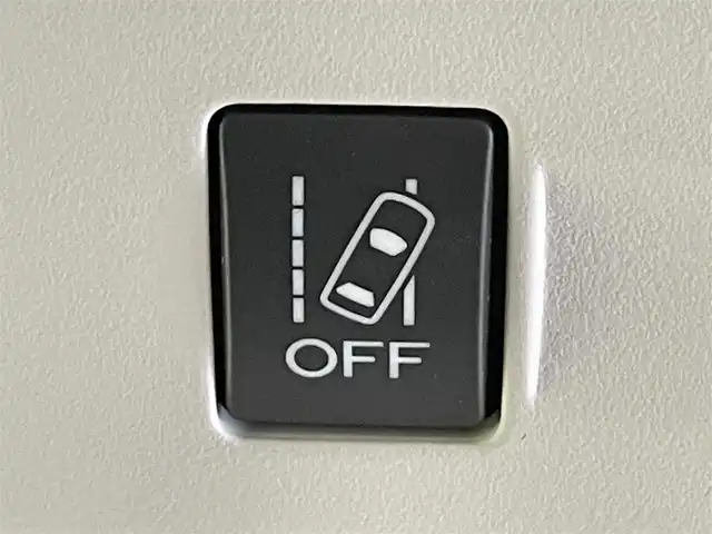 スバル フォレスター 2．0XT アイサイト 愛知県 2015(平27)年 8万km クリスタルホワイトP カロッツェリアナビ/衝突軽減ブレーキ/レーダークルーズコントロール/車線逸脱警報/シートヒーター/パドルシフト/バックカメラ/アクセサリーソケット/ハーフレザー　/パワーシート/ビルトインＥＴＣ/ISOFIX/純正フロアマット/純正18インチアルミホイール